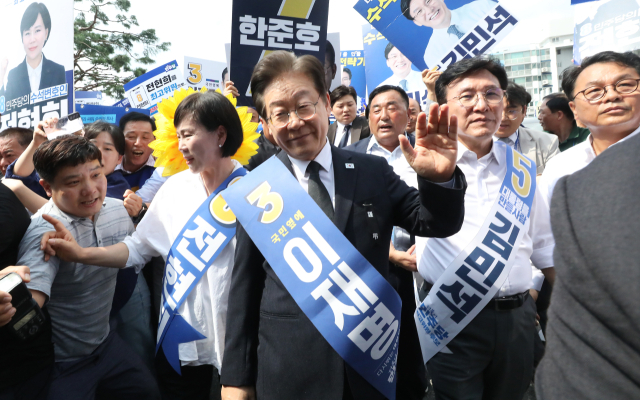 이재명 업은 김민석 최고위원 선두…정봉주 '두고봐' 반발