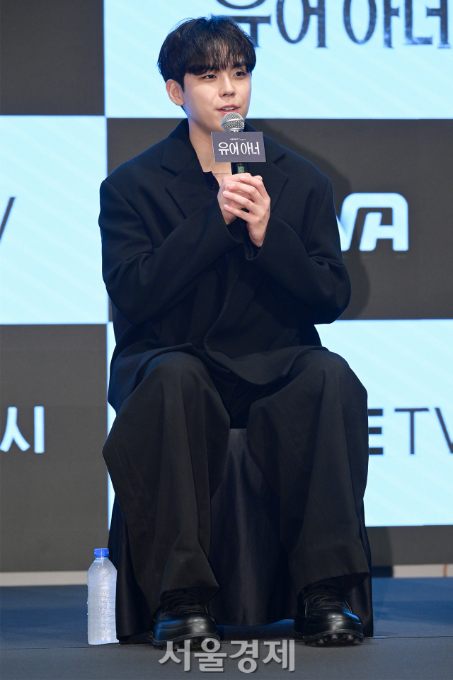 배우 김도훈이 12일 오후 서울 구로구 더 세인트에서 진행된 지니 TV 오리지널 드라마 ‘유어 아너’(극본 김재환/연출 유종선) 제작발표회에서 소감을 말하고 있다. 김규빈 기자 2024.08.12