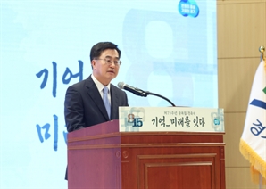 김동연, 광복절 행사 파행에 尹정부 인사 책임론 적극 제기