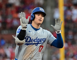 MLB 역대 6번째 40홈런·40도루 눈앞…오타니, 38홈런·37도루