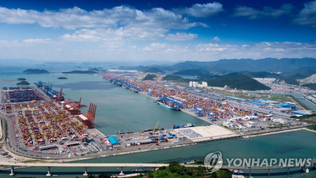 부산항 신항 전경. 연합뉴스