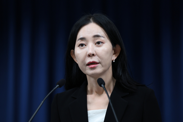 정혜전 대통령실 대변인이 23일 서울 용산 대통령실 청사에서 현안에 대해 브리핑하고 있다. 연합뉴스