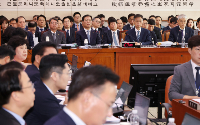 여야 '명품백 무혐의' 공방…공수처장 '알선수재 검토'