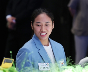 "안세영 용기있는 발언 지지…스포츠계 관행 국민에 큰 충격"