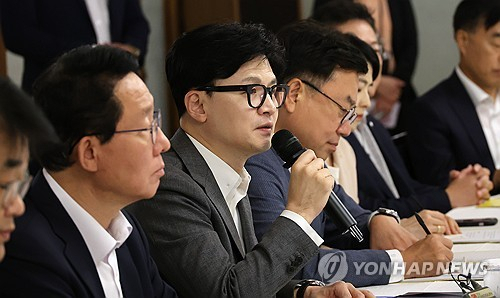 한동훈, 대통령실에 '2026학년도 의대증원 유예하자' 제안했지만