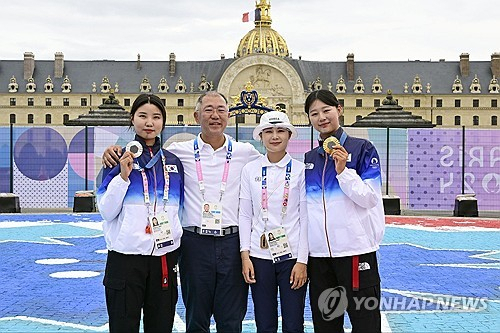 양궁 김우진·임시현 포상금 각각 8억…김우진 '정의선, 양궁의 키다리 아저씨'