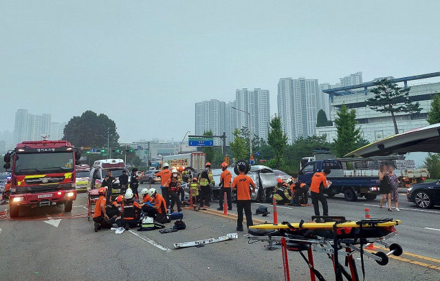 안산 교차로 사고 현장. 사진 제공=경기도소방재난본부