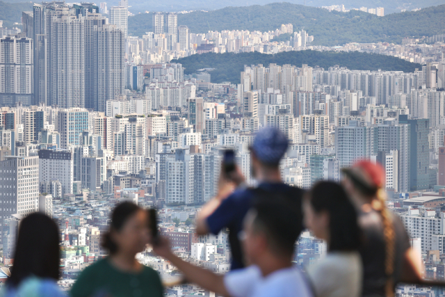 서울 남산에서 바라본 아파트 단지. 연합뉴스