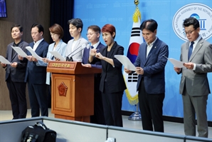 文 대통령 딸 자택 압수수색 檢에…민주당 “정치 보복·야당 탄압”