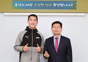 이상일 용인시장, 다이아몬드리그 우승 우상혁에 축하 전화
