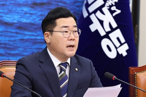 박찬대 "文 수사, 치졸한 정치 보복·눈속임 공작 수사"