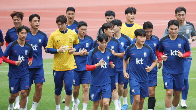 한국 축구대표팀 선수들이 2일 고양종합운동장에서 2026 북중미 월드컵 아시아지역 3차 예선을 앞두고 훈련하고 있다. 연합뉴스