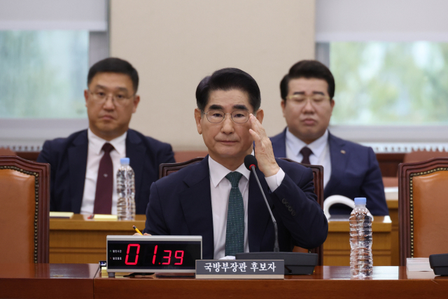 ‘계엄’ 군불 때는 민주당에…김용현 “계엄 발동하면 국민이 용납하겠나” 일축[이현호 기자의 밀리터리!톡]