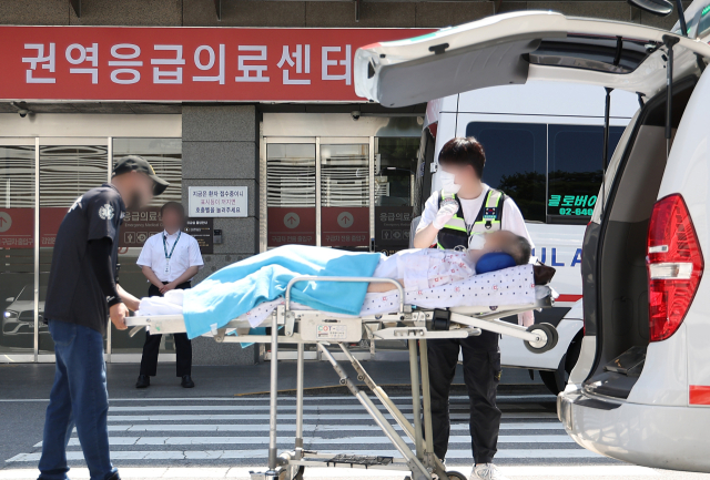 구급대 '병원 찾아달라' 2배 급증…군의관 투입했지만 '땜질처방'