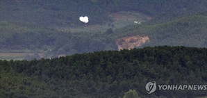 [속보] 합참 "북한, 쓰레기 풍선 부양"…사흘 연속 띄워