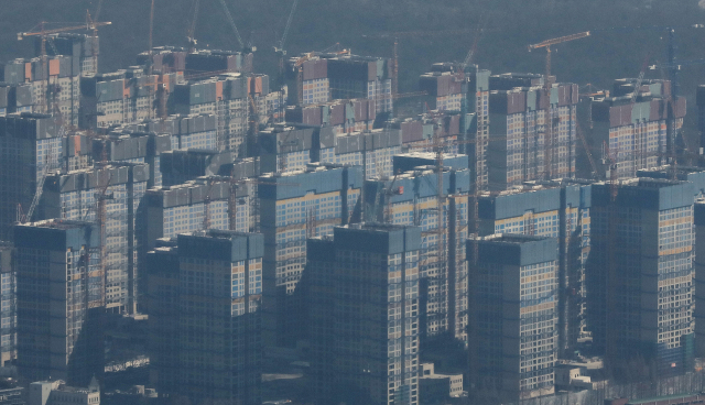 '부양가족 가점서 부모 빼야' 청약제도 개편 요구 빗발