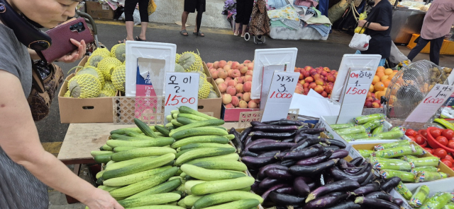“차례도 탕국으로만…추석물가 내린 것 맞나요”