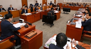 법사위 법안심사 제1소위원회, '김건희 특검법' 상정 시도에 與 반발