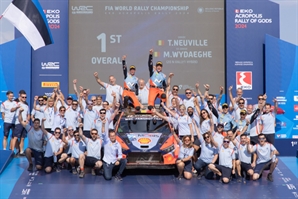현대차, 세계에서 제일 잘 달린다…WRC 그리스랠리 1~3위 석권