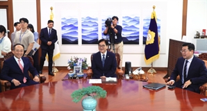 與野, "'여야의정 협의체'에 의료계 참여…공동 노력하고 요구"