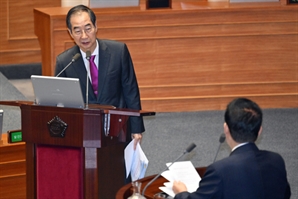 韓 총리 "응급실 뺑뺑이, 前 정부들도 책임있다"