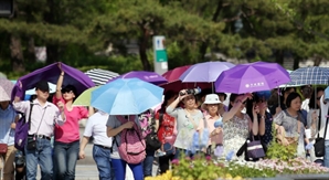 "아직 까지 더운 거 실화인가"…대전 34.9도 찍고 전국 '폭염특보'