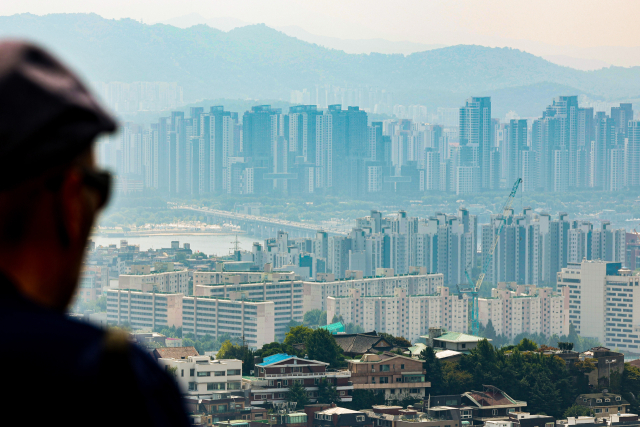 남산에서 바라본 서초구 일대 아파트. 연합뉴스.