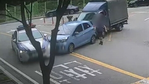 "안돼, 아이들 놀고 있어"…화물차, 놀이터 덮치려는 순간 순찰차가 막았다