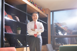 ‘손흥민급’ 스타 교수 영입…글로벌大 도약 5대 혁신 추진