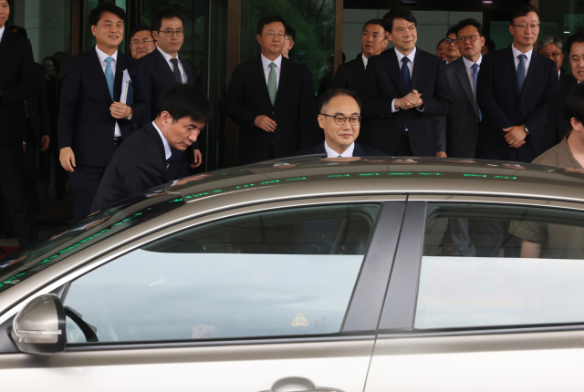 '김여사' 마무리 못하고 떠난 李…'지구 멸망해도 정의 세워야'