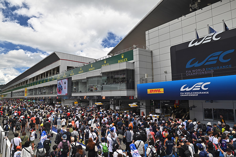 FIA WEC 후지 시간 내구 레이스 현장을 찾은 일본의 팬들. 김학수 기자