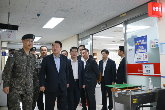 추석 최전방 부대 찾은 尹 '군복이 자랑스럽게 최선 다해 지원'