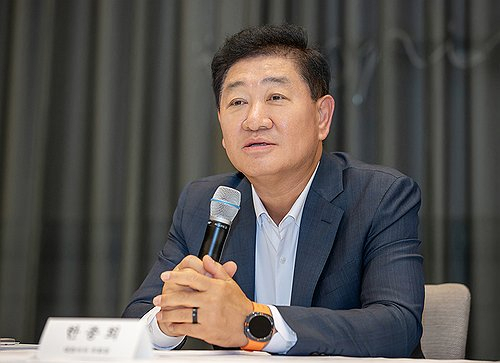 한종희 삼성전자 부회장이 7일(현지시간) 독일 'IFA 2024' 기자간담회에서 발언하고 있다. 사진제공=삼성전자