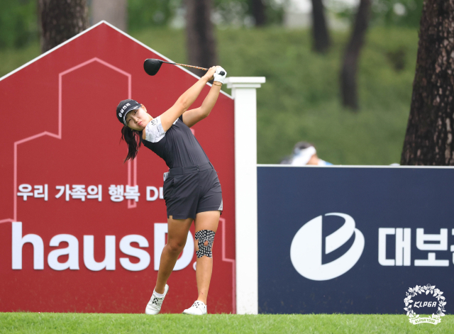 티샷을 하고 있는 유현조. 사진 제공=KLPGA