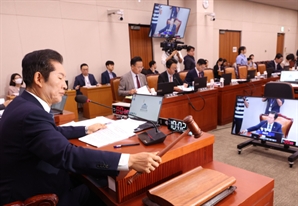 민주당, 김건희 여사 법사위 국감 증인 채택…국민의힘 의원들 반발