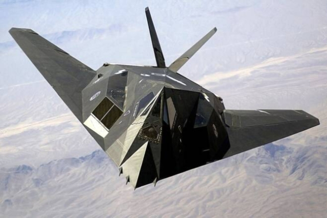 세계 최초의 스텔스 전폭기 ‘F-117 나이트호크’. 사진 제공=미 공군