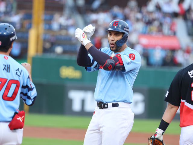 롯데자이언츠 용병 레이예스, KBO 역대 두번째 200안타 달성