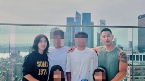 "그때는 왜 몰랐을까" 유승준, 가족사진 올리며 눈물 흘린 이유