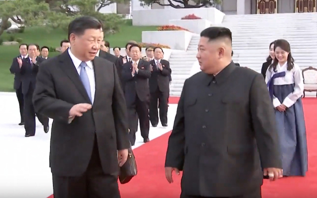 중국 건국기념일 축전 보낸 김정은…'조중 친선협조 강화'