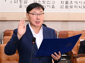 구치소 수감 중 국회 출석한 이화영 전 경기도평화부지사가 2