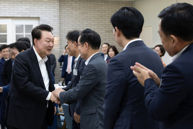 [속보] 尹 '의료개혁 흔들림없이 추진…의료계 대척점 아냐'