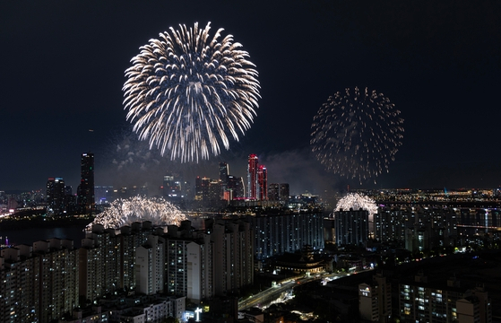 지난해 개최된 서울세계불꽃축제 모습.연합뉴스