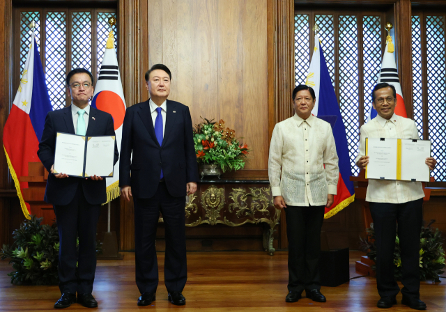 [속보] 尹 '한-필리핀 FTA 조속 발효…양국 무역·투자 촉진'