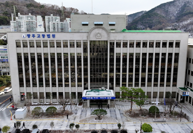 살인죄 복역 후 5년만에 또 살인…60대男 항소심도 무기징역