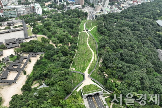 창경궁(왼쪽)·종묘 전경. 사진 제공=서울시