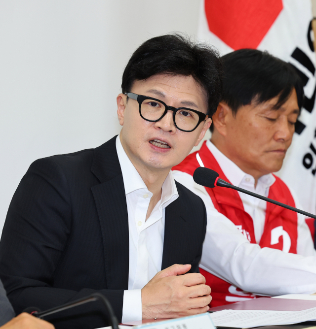 한동훈 국민의힘 대표가 10일 인천 강화군 강화문화원에서 열린 인천 현장최고위원회의에서 발언하고 있다. 연합뉴스