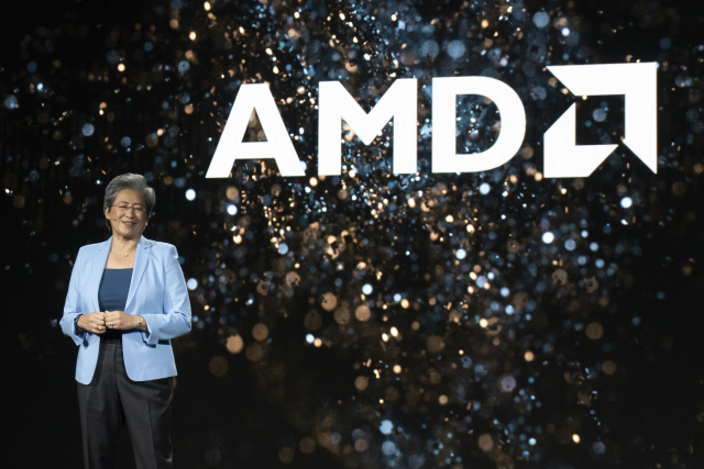 리사 수 AMD CEO가 10일(현지 시간) 미 샌프란시스코 모스콘센터에서 열린 AMD 어드밴싱 AI 2024에서 기조연설하고 있다. 공동취재단