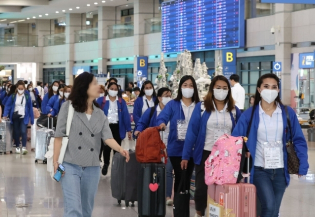 '부산서 붙잡힌 '필리핀 이모님' 숙소 이탈한 건…' 밝혀진 이유 알고보니