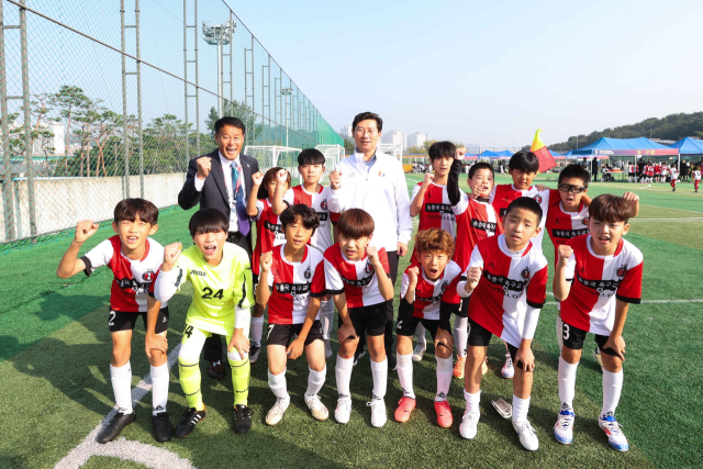 '국대 A매치 앞두고'…용인시 첫 '유소년‧여성 축구대회' 열려