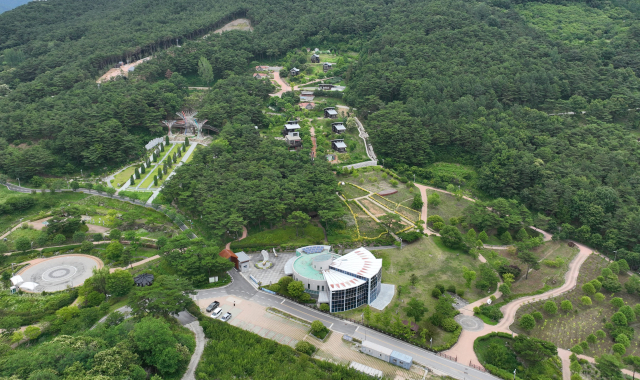 전남도 지방정원에 세 번째로 등록된 구례군 산동면 일대 지리산정원 전경. 사진 제공=전라남도